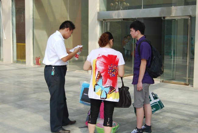 洛陽東方外國語學(xué)校2012初中部新生報(bào)到