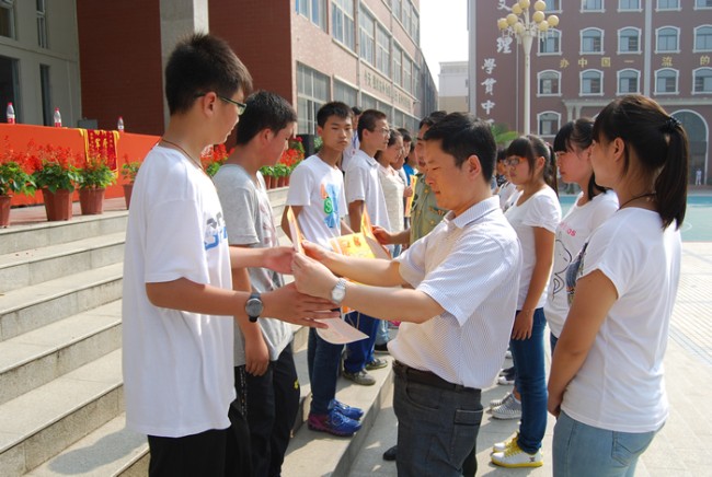 洛陽東外中學部新生軍訓會操表演