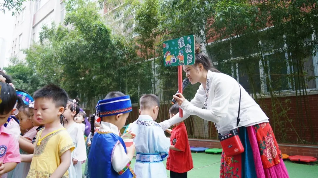 洛陽東方外國語幼兒園獻(xiàn)禮建黨一百年暨六一民族大聯(lián)歡活動(dòng)