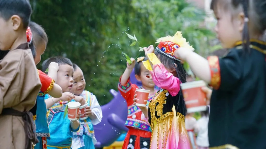 洛陽東方外國語幼兒園獻(xiàn)禮建黨一百年暨六一民族大聯(lián)歡活動(dòng)