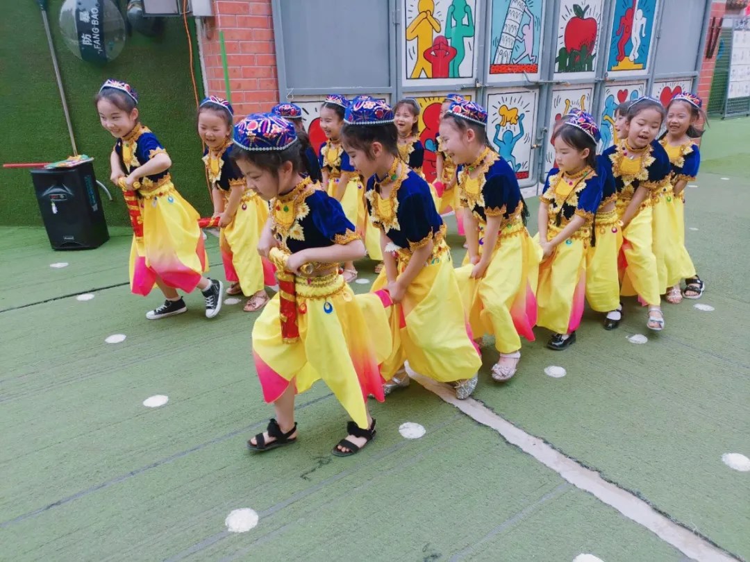 洛陽東方外國語幼兒園獻(xiàn)禮建黨一百年暨六一民族大聯(lián)歡活動(dòng)