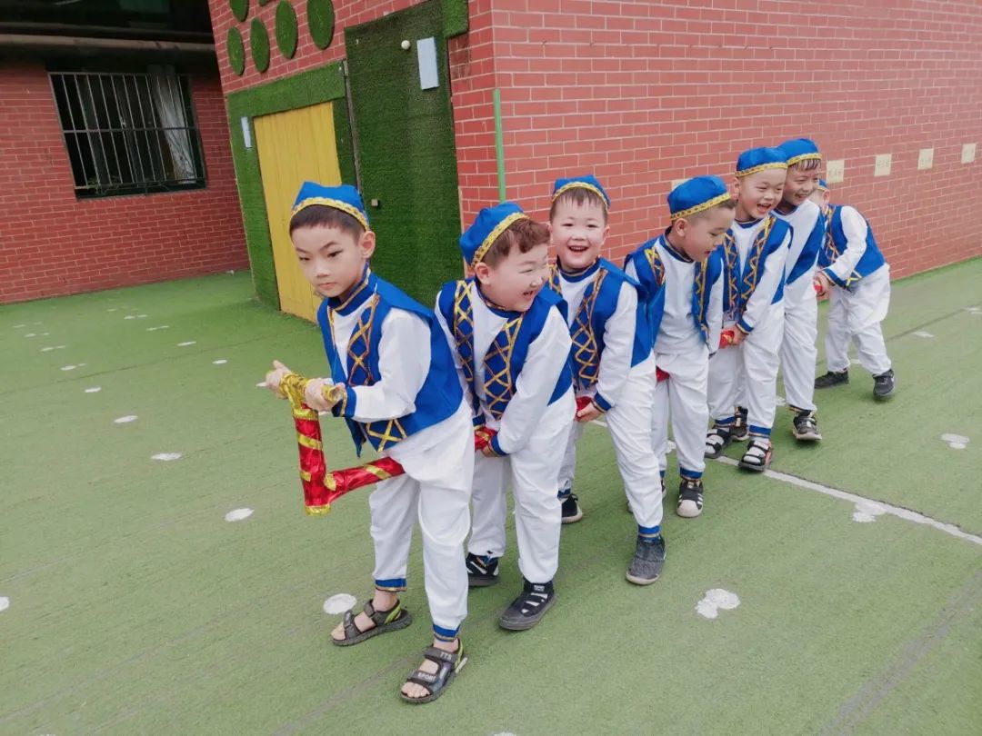 洛陽東方外國語幼兒園獻(xiàn)禮建黨一百年暨六一民族大聯(lián)歡活動(dòng)